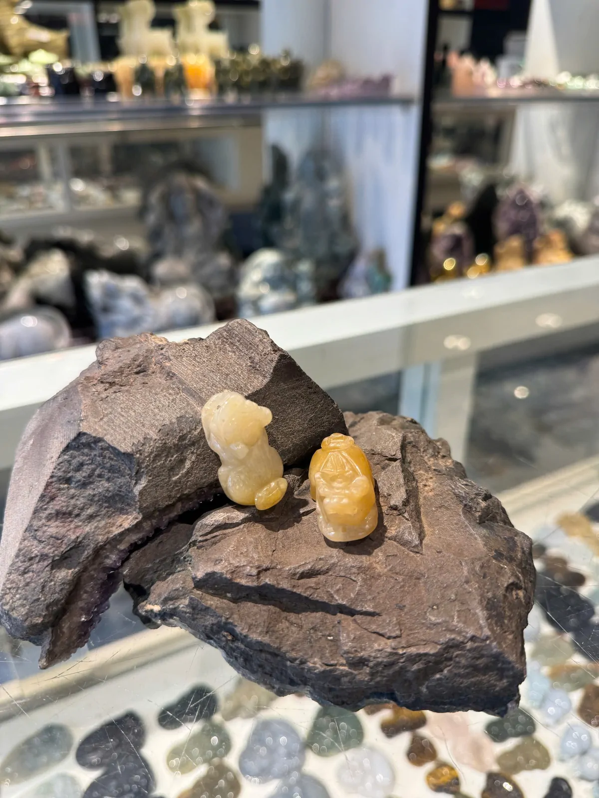 Tỳ hưu đeo cổ đá Hoàng Long đuôi tiền nhỏ S132